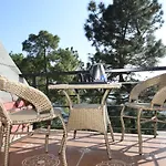 Stayvista At Tatvam - Mountain Views, Pool, Ac