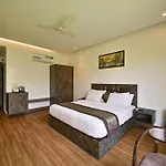 Aavaas Hill Resort