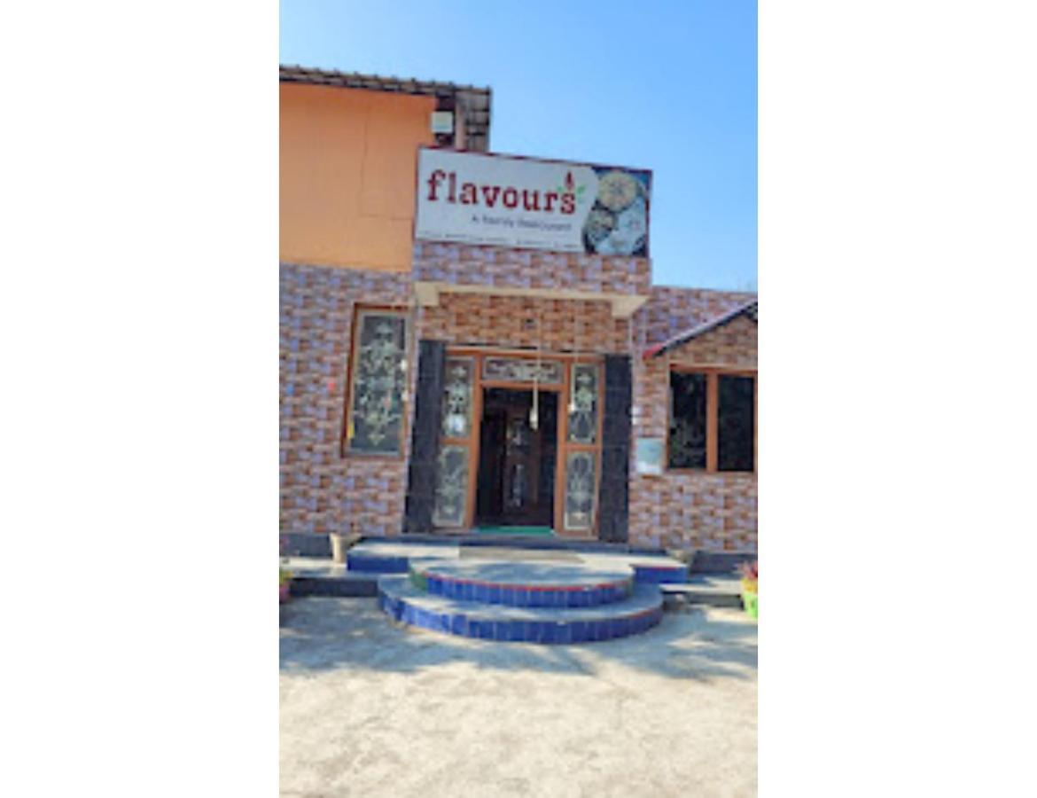 Luxury tent Flavours Restaurant And 