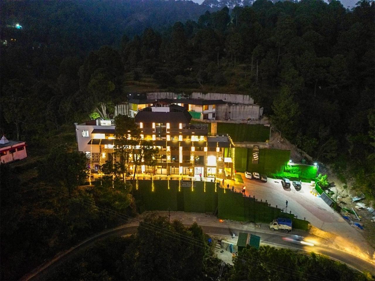 Viceroy In The Himalayas By Alivaa 4*