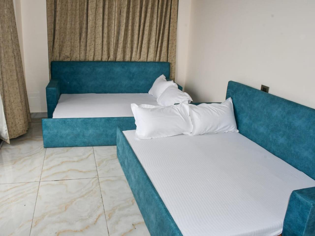 Le Osh - 500m From Bhulla And Free Live Music On Weekends 3*