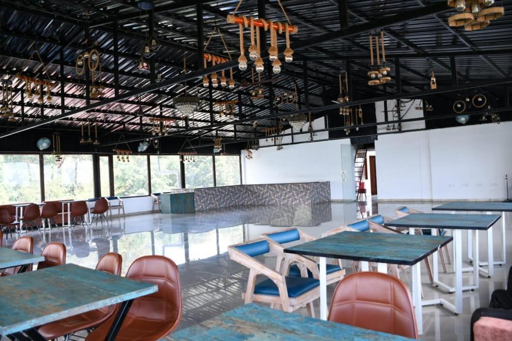 Le Osh - 500m From Bhulla And Free Live Music On Weekends 3*