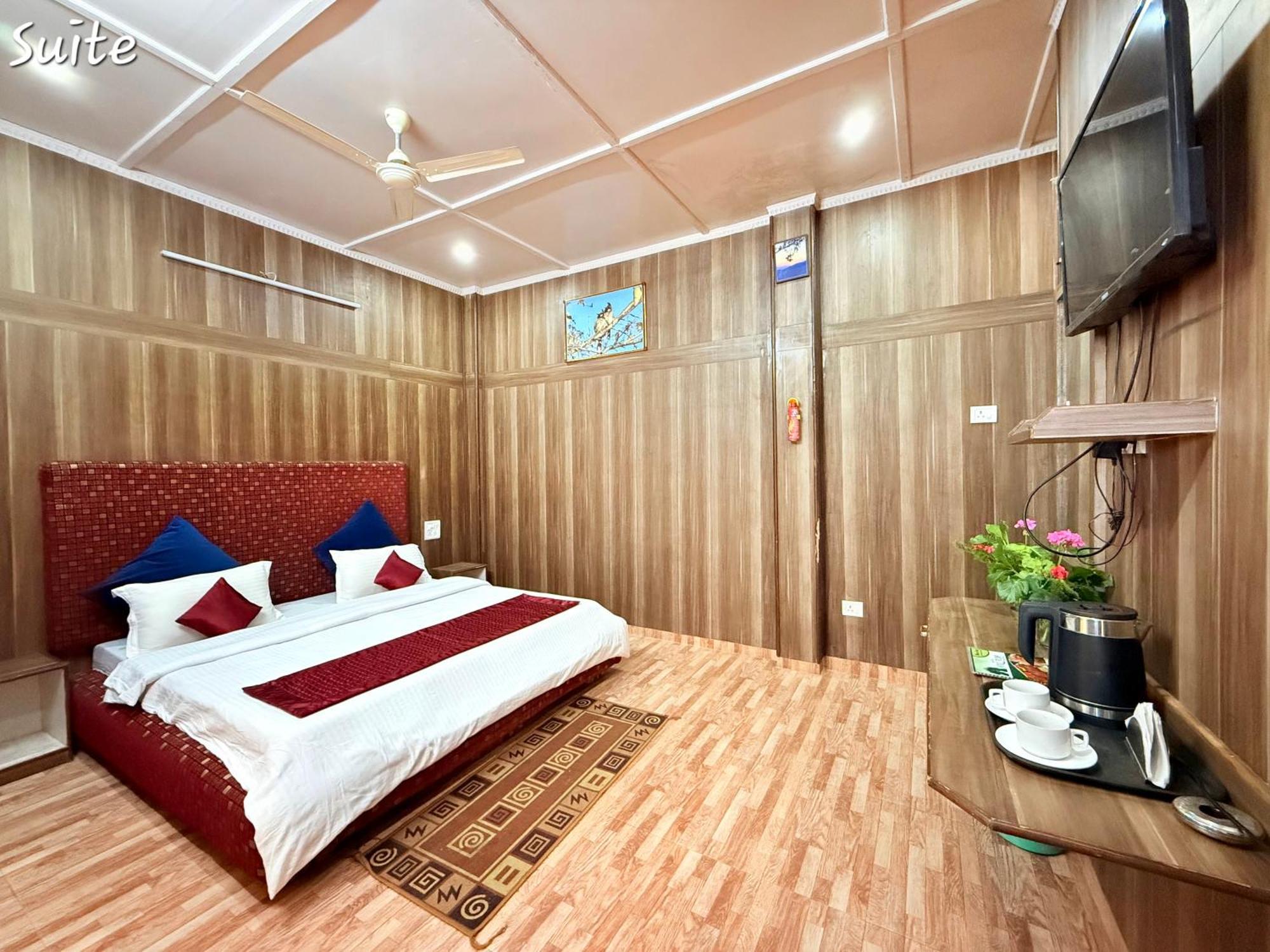 Hill Forest Palace Hotel 2*