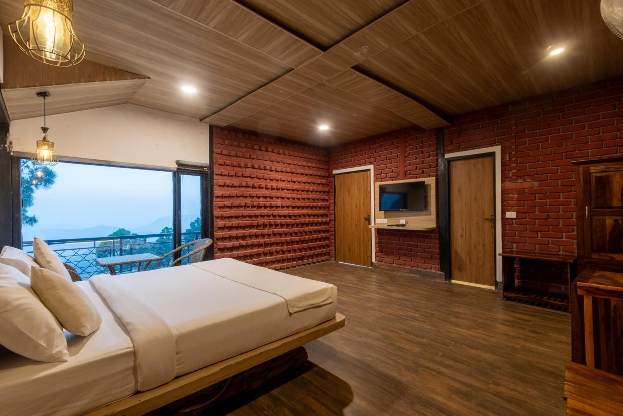 Stayvista At Tatvam - Mountain Views, Pool, Ac