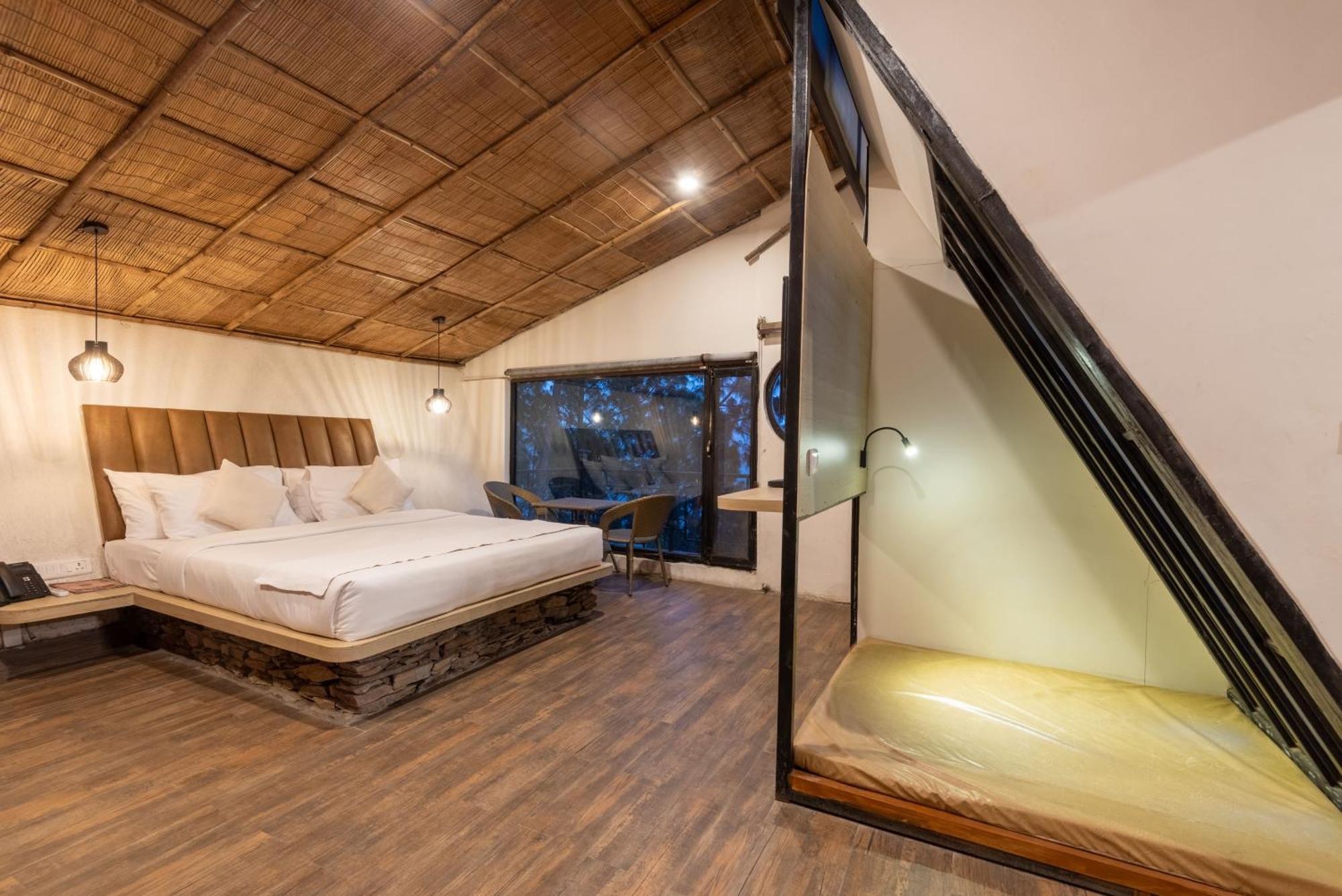 Stayvista At Tatvam - Mountain Views, Pool, Ac Hotel *