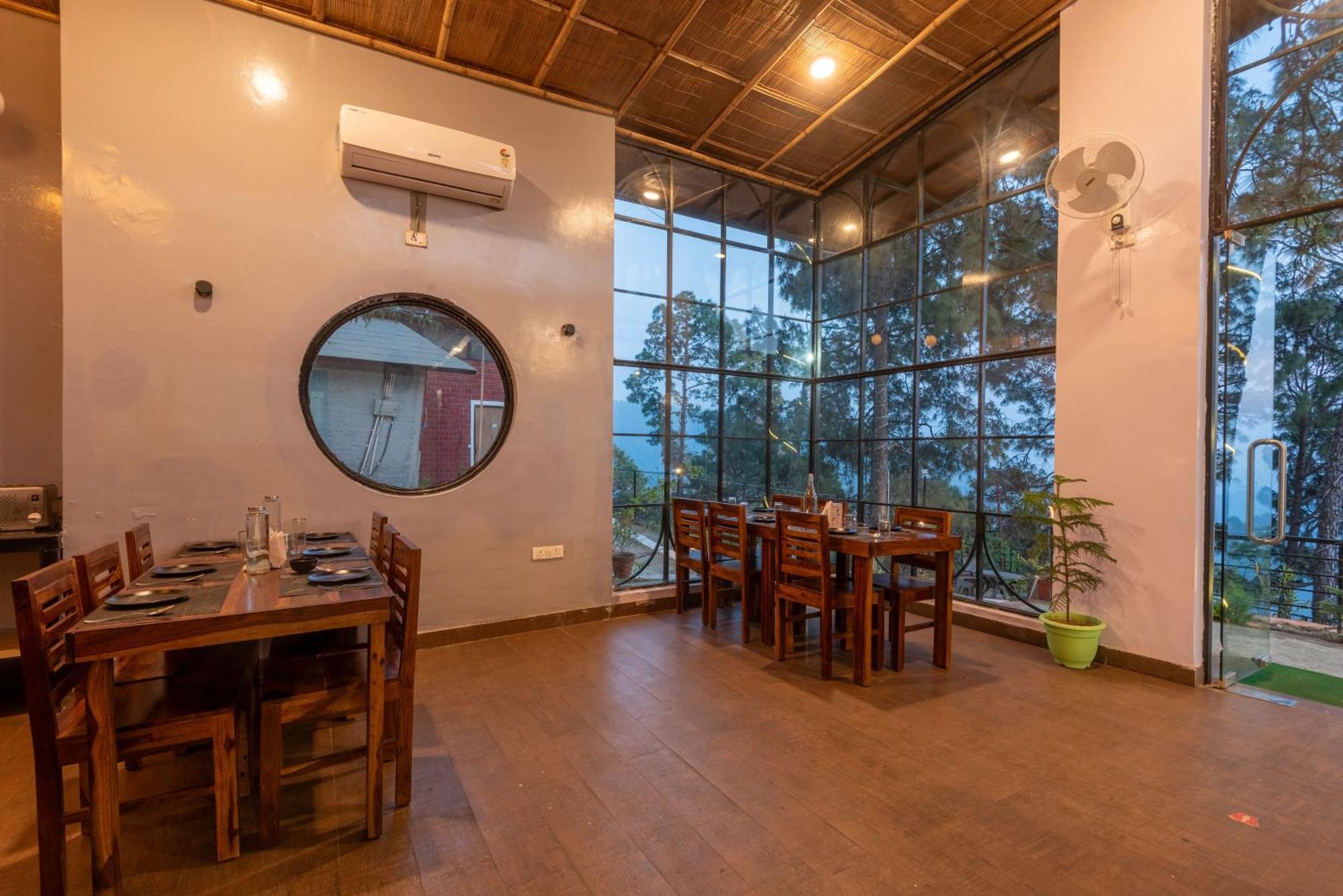 Stayvista At Tatvam - Mountain Views, Pool, Ac Hotel