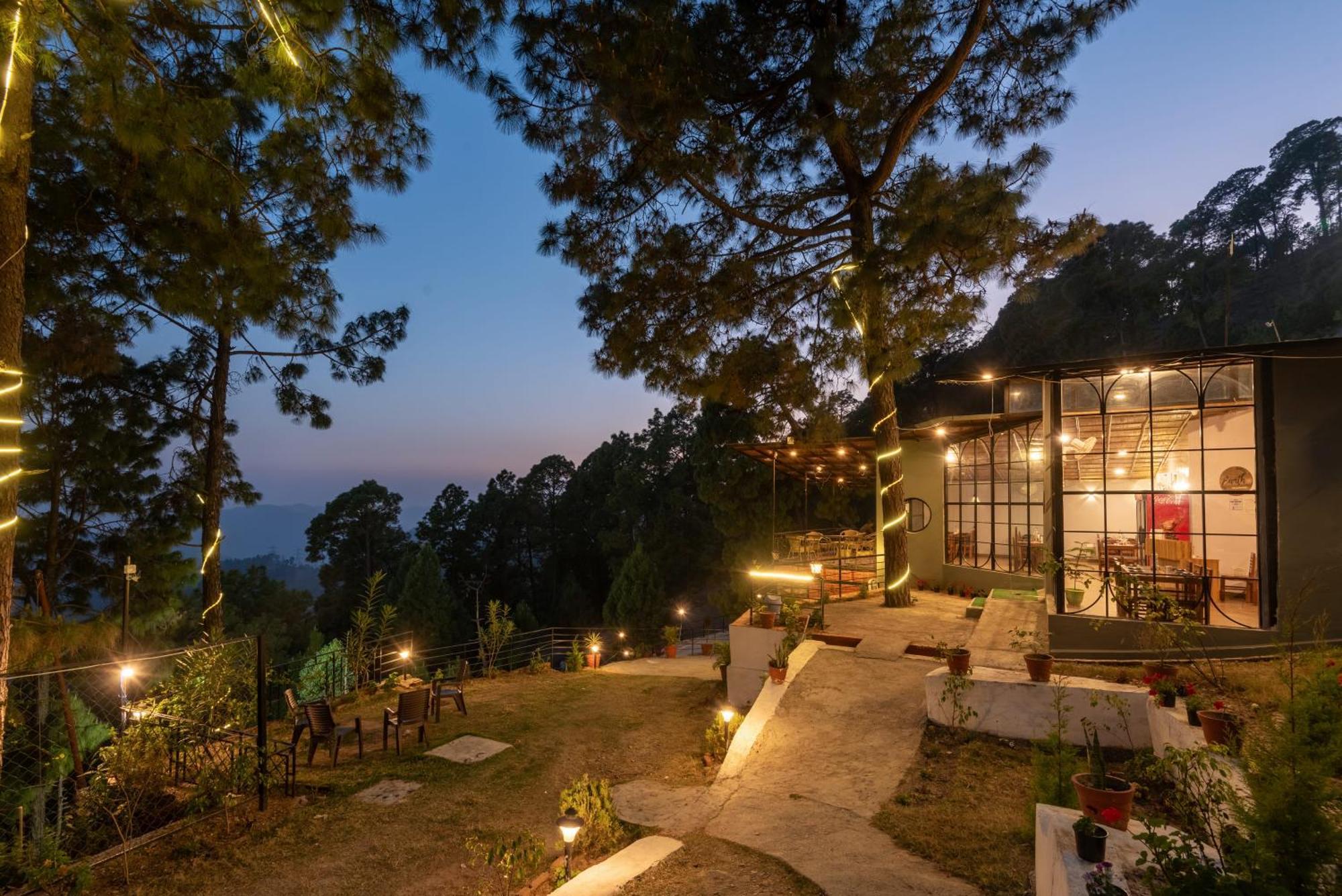 Stayvista At Tatvam - Mountain Views, Pool, Ac *
