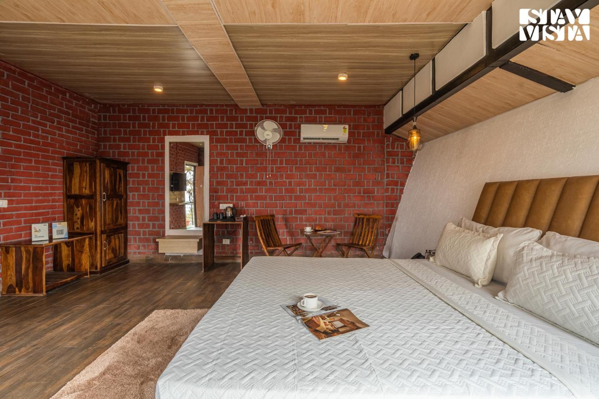 Stayvista At Tatvam - Mountain Views, Pool, Ac * Lansdowne
