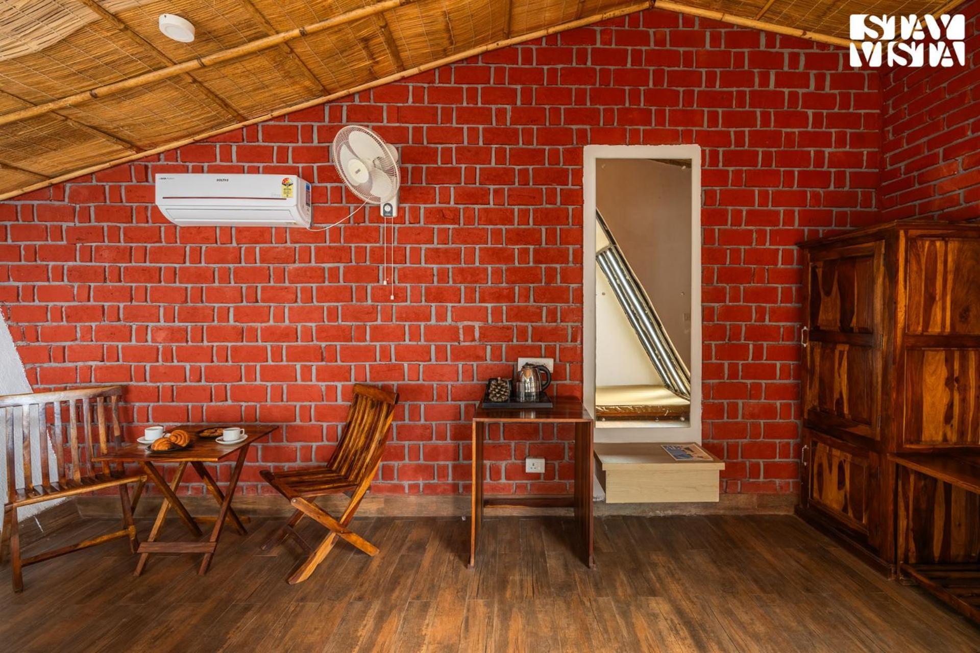 Hotel Stayvista At Tatvam - Mountain Views, Pool, Ac