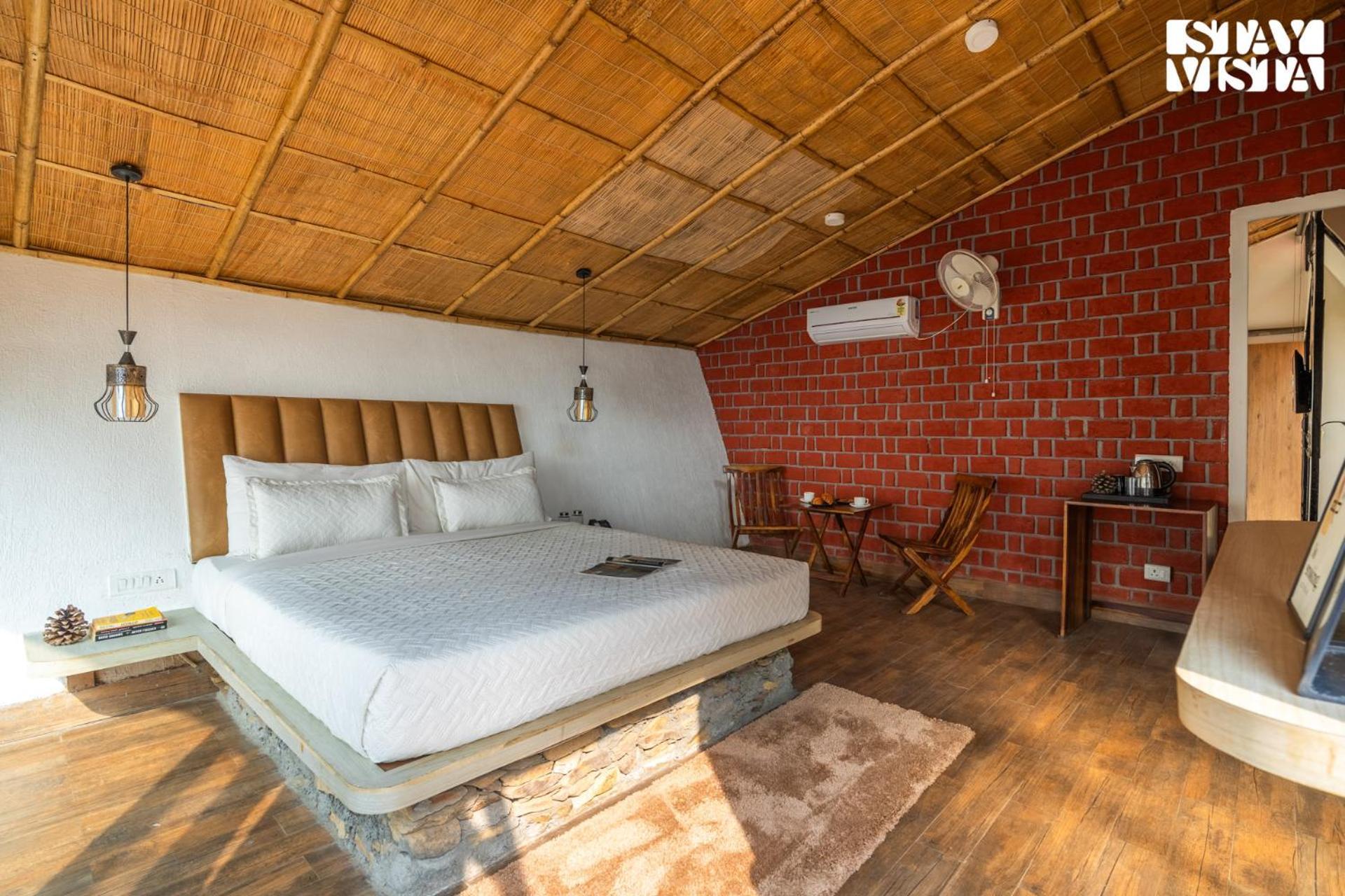 Hotel Stayvista At Tatvam - Mountain Views, Pool, Ac Lansdowne