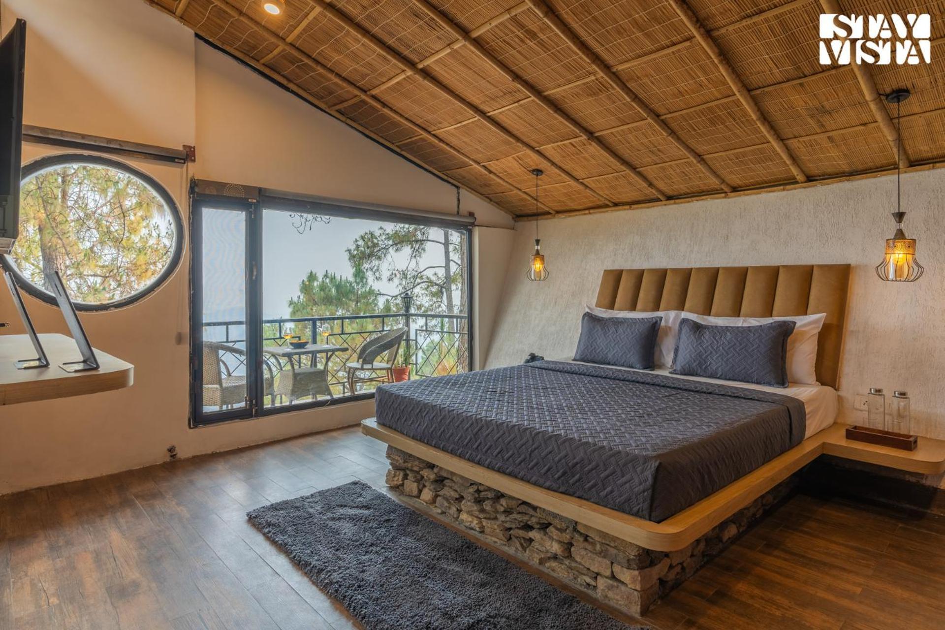 Hotel Stayvista At Tatvam - Mountain Views, Pool, Ac *