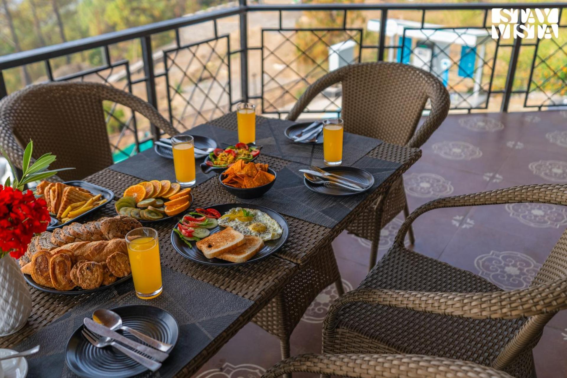 Stayvista At Tatvam - Mountain Views, Pool, Ac Hotel Lansdowne
