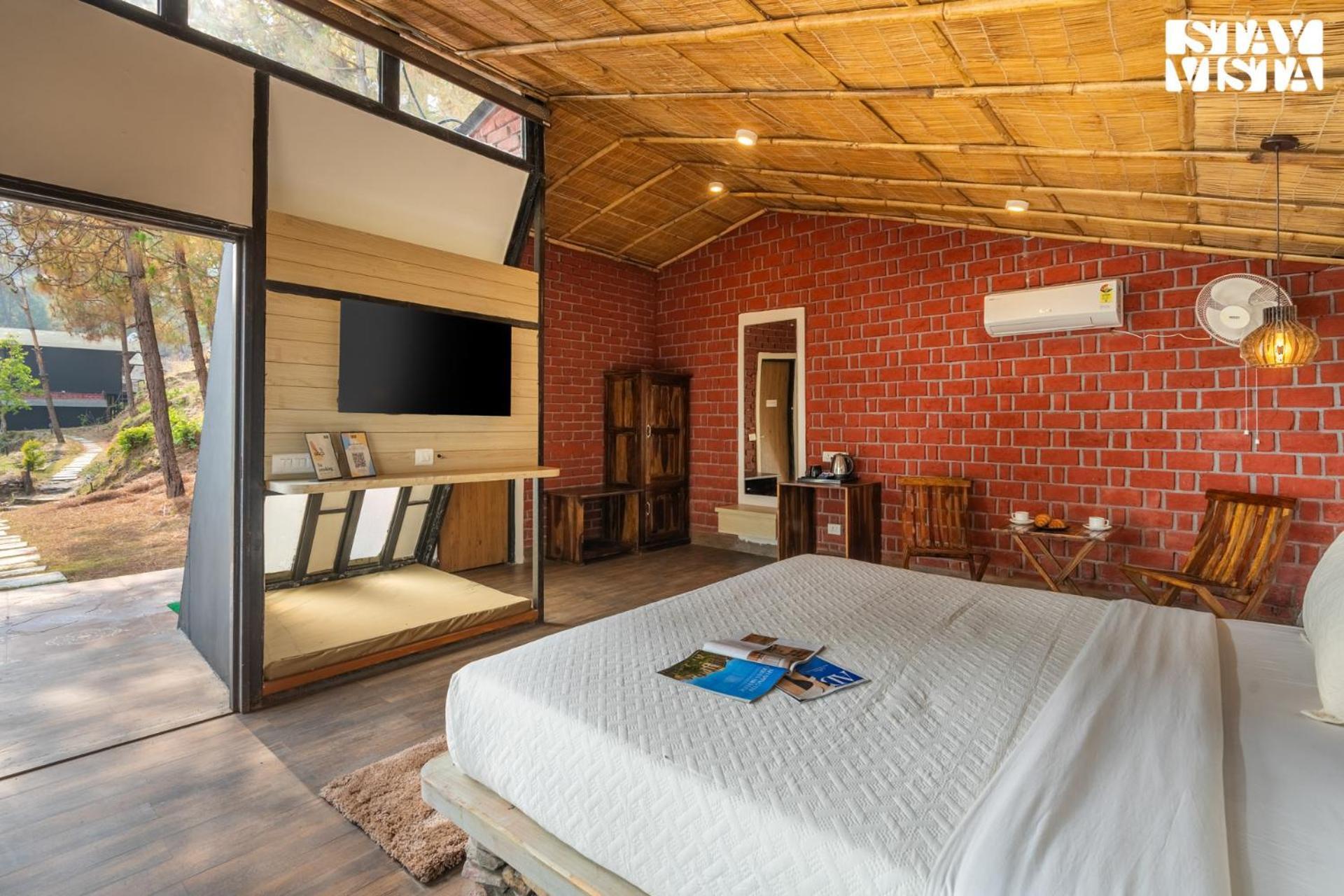 Stayvista At Tatvam - Mountain Views, Pool, Ac Lansdowne