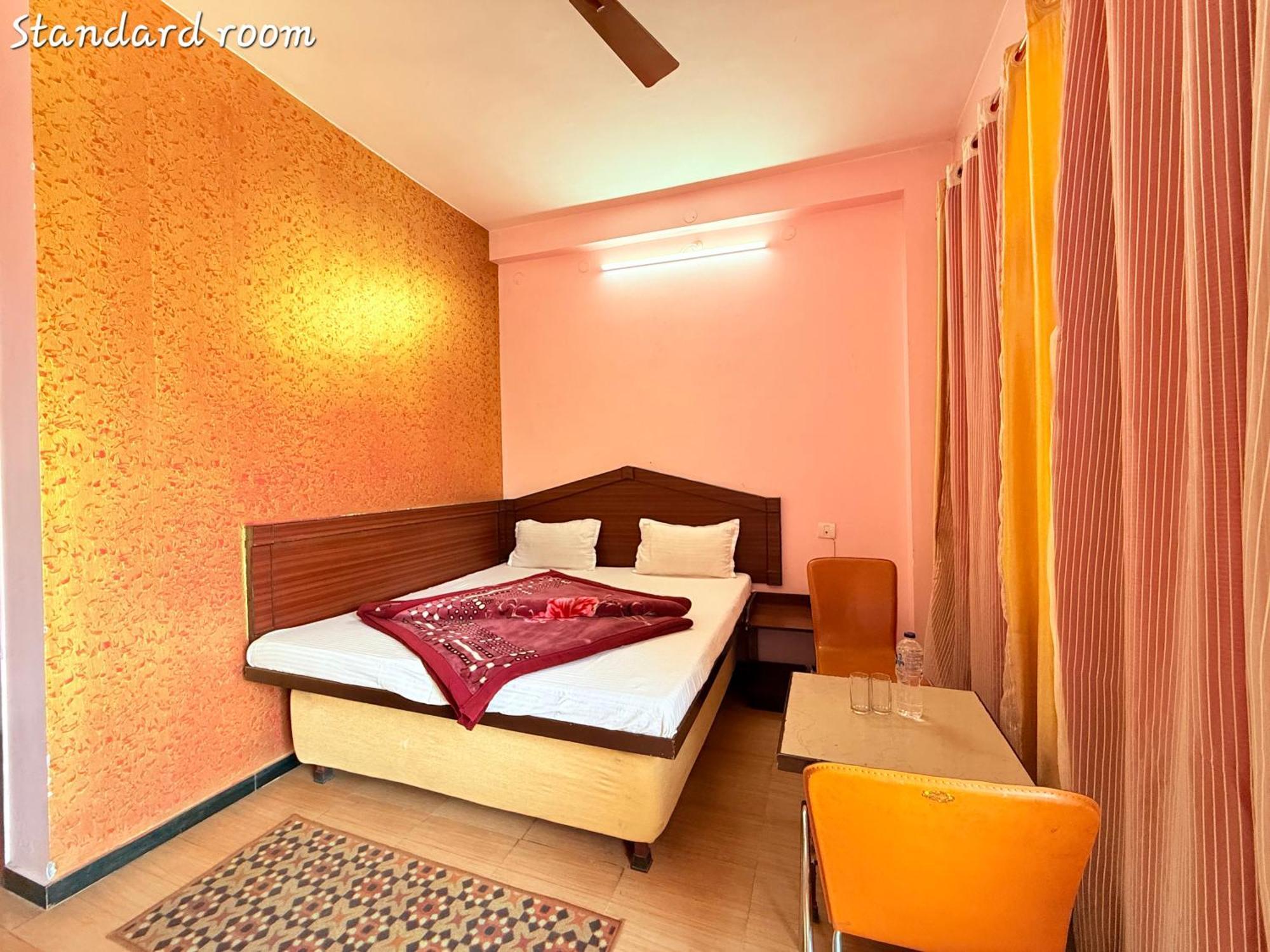 Hill Forest Palace 2*