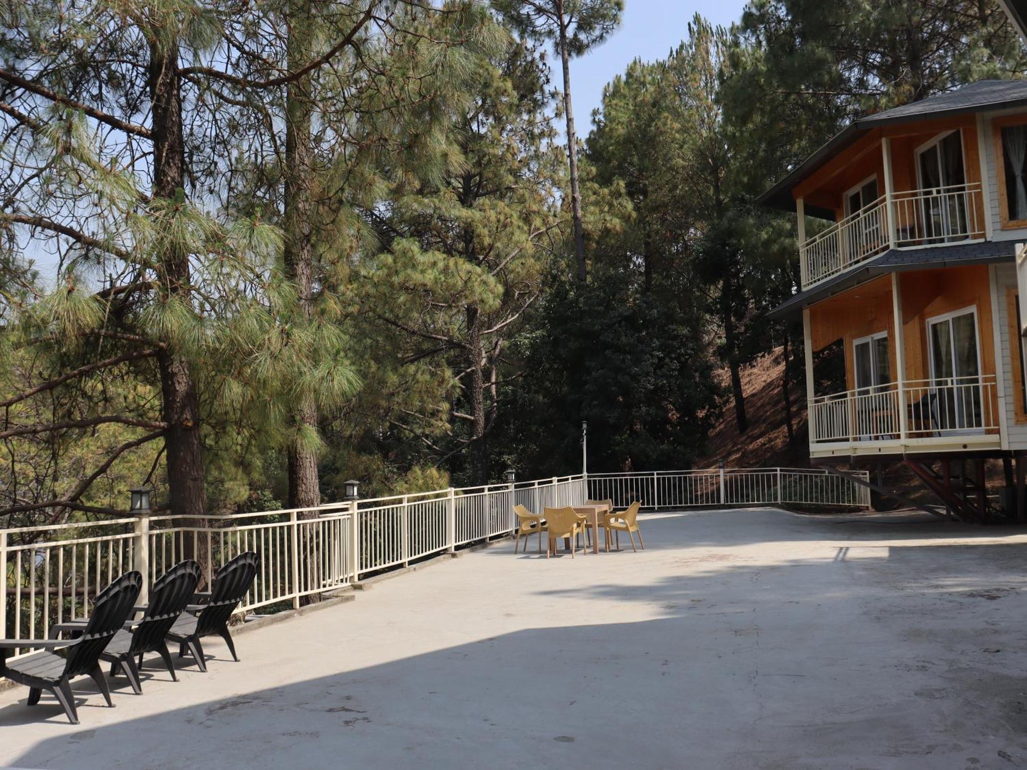 Resort The Woods Retreat