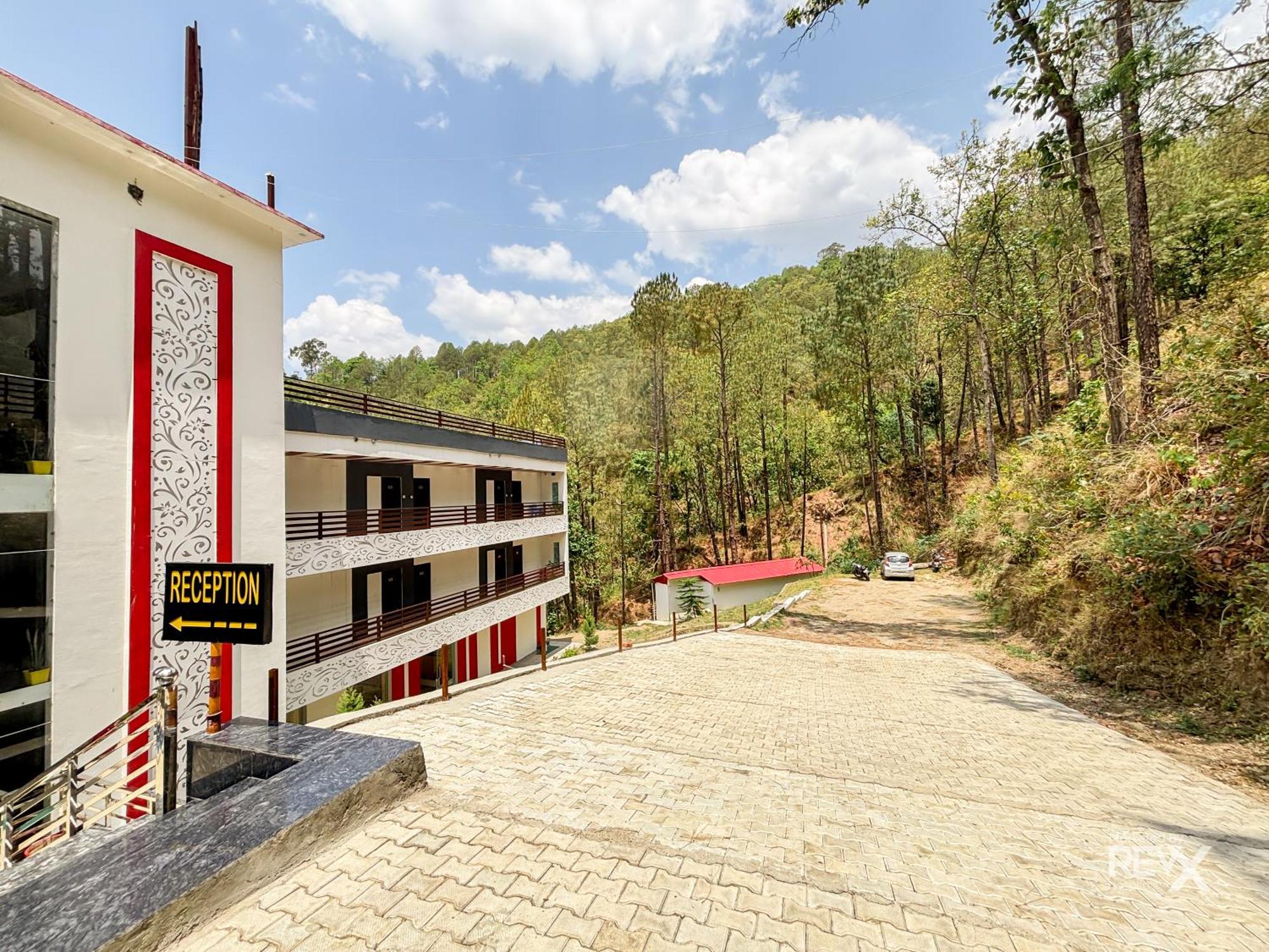 Valley Hotel 3*