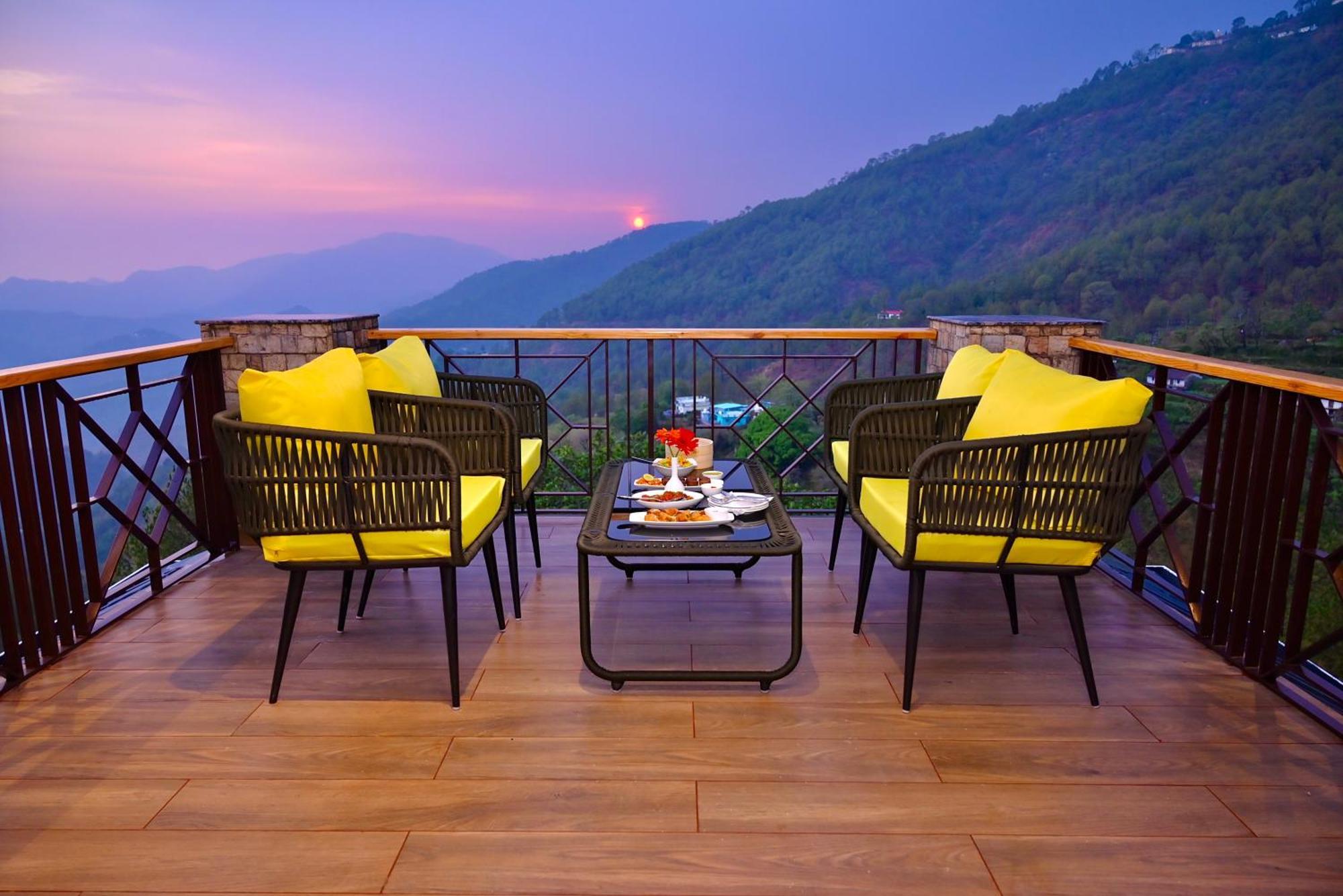 The Dunhill Manor Resort Lansdowne
