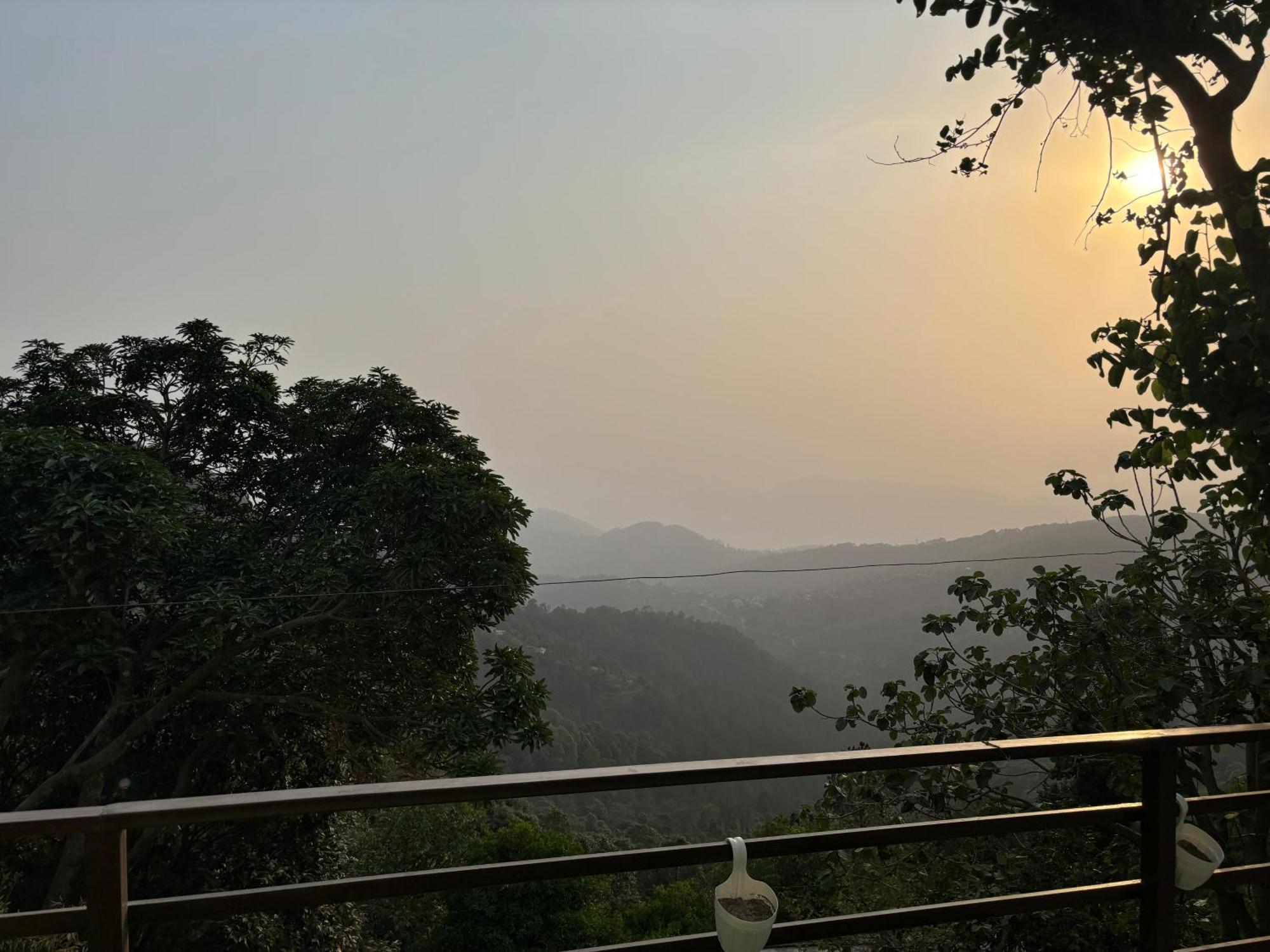 Sunset View Point * Lansdowne