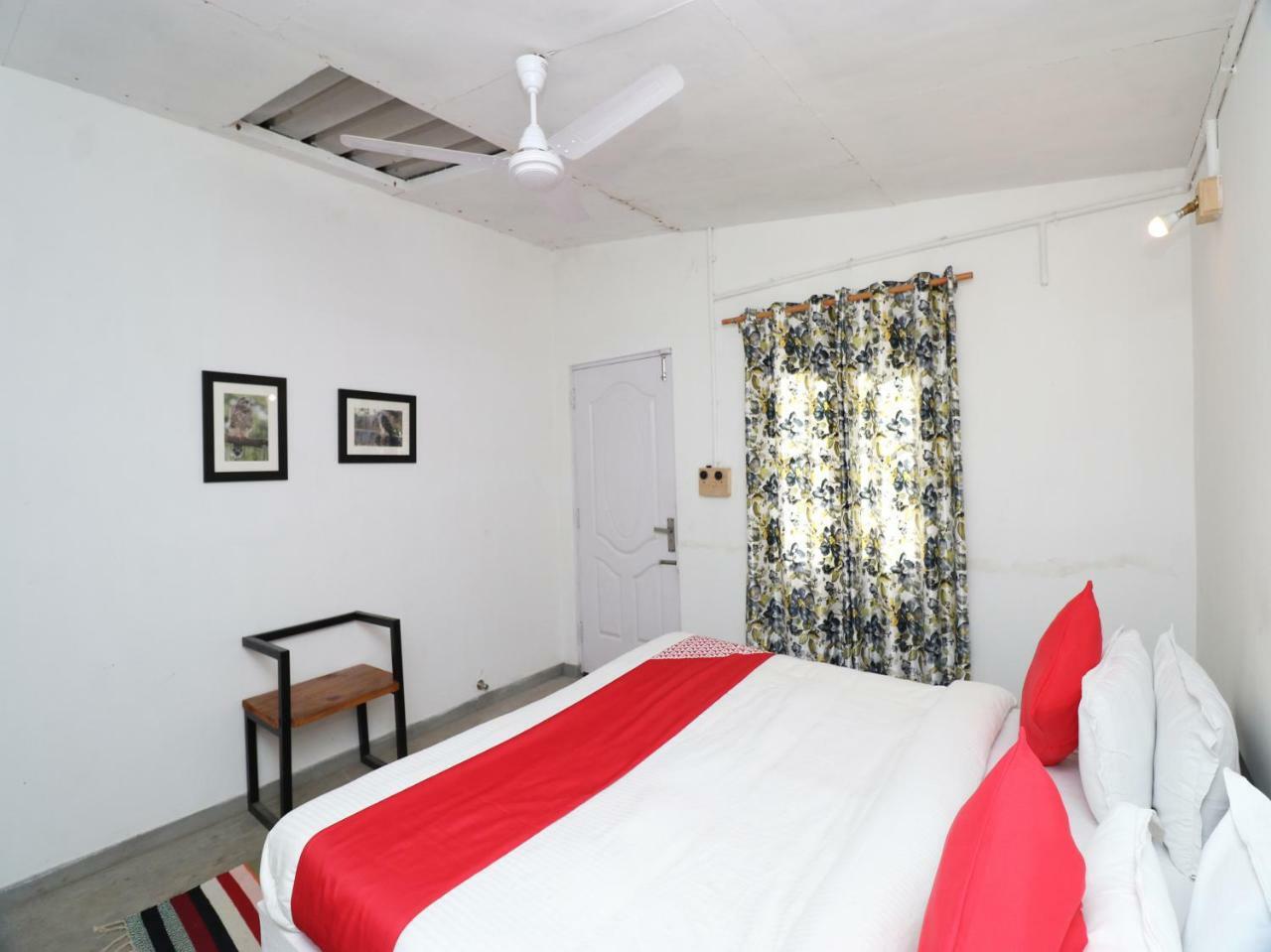 Oyo 26597 Manthan Hotel 3*