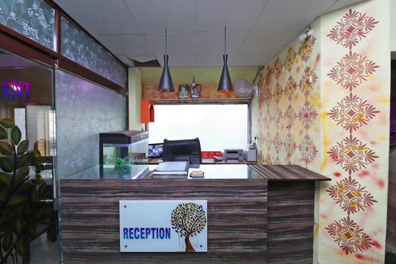 Oyo 38165 Indralok Hotel