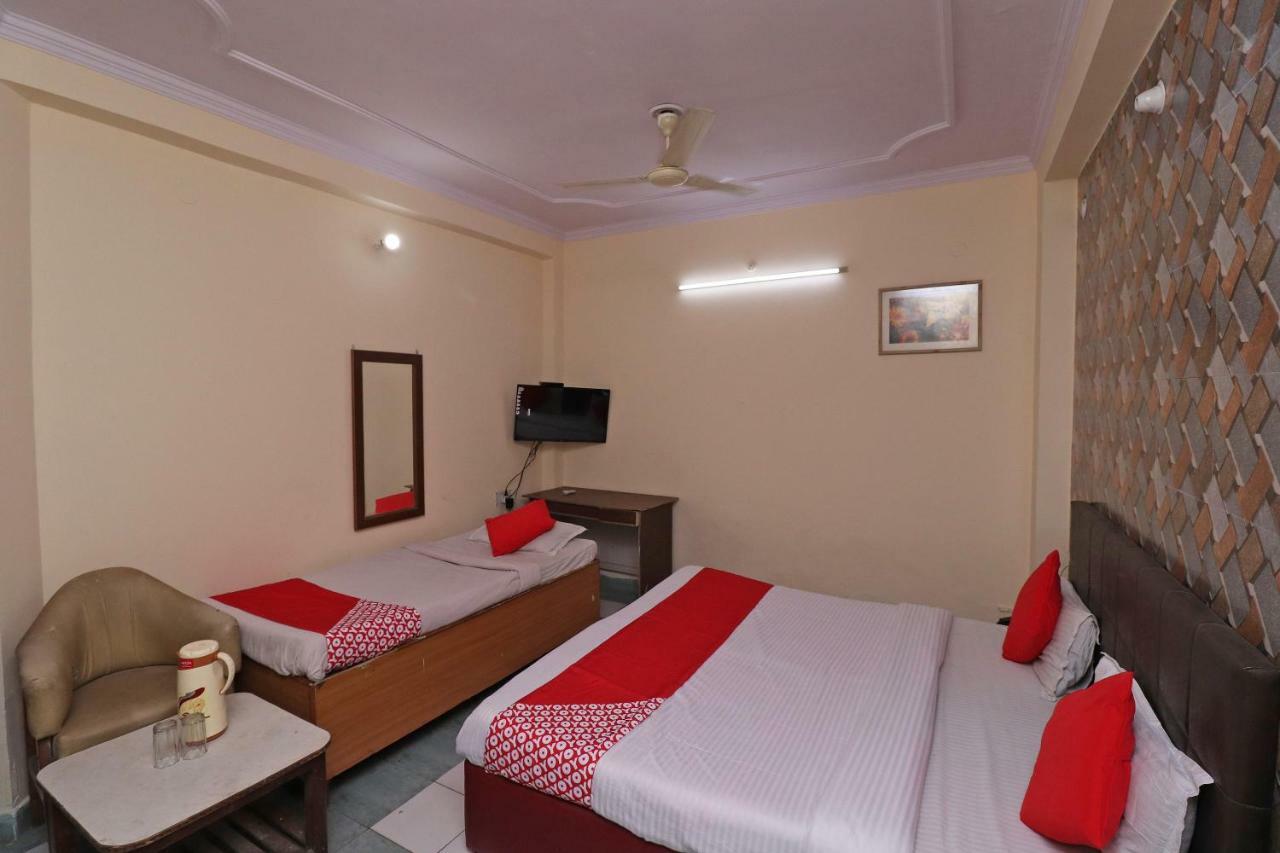 Oyo 38165 Indralok Hotel