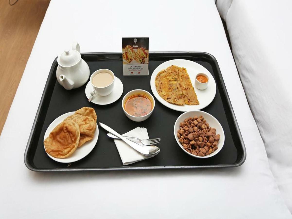 Hotel Oyo 38165 Indralok 3*