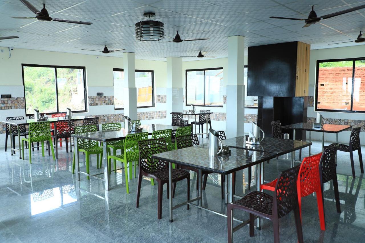 Periyar Herbal Hotel 4*